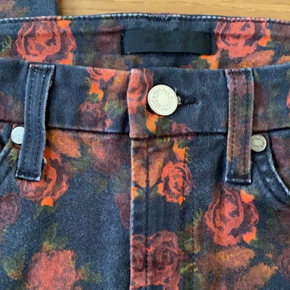 7 For All Mankind jeans, rose print - Picture 6 of 9